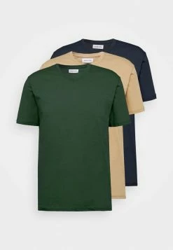 Pier One 3 PACK - Basic T-shirt - Khaki/tan/dark Blue 14 Pier One 3 PACK - Basic T-shirt - Khaki/tan/dark Blue -Pier One Shop 0c35076ff08749278d2b17df3e7e328f