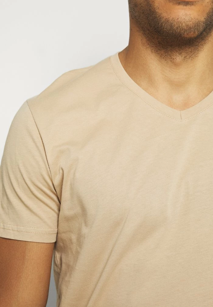 Pier One 3 PACK - Basic T-shirt - Khaki/tan/dark Blue 8 Pier One 3 PACK - Basic T-shirt - Khaki/tan/dark Blue - Image 8