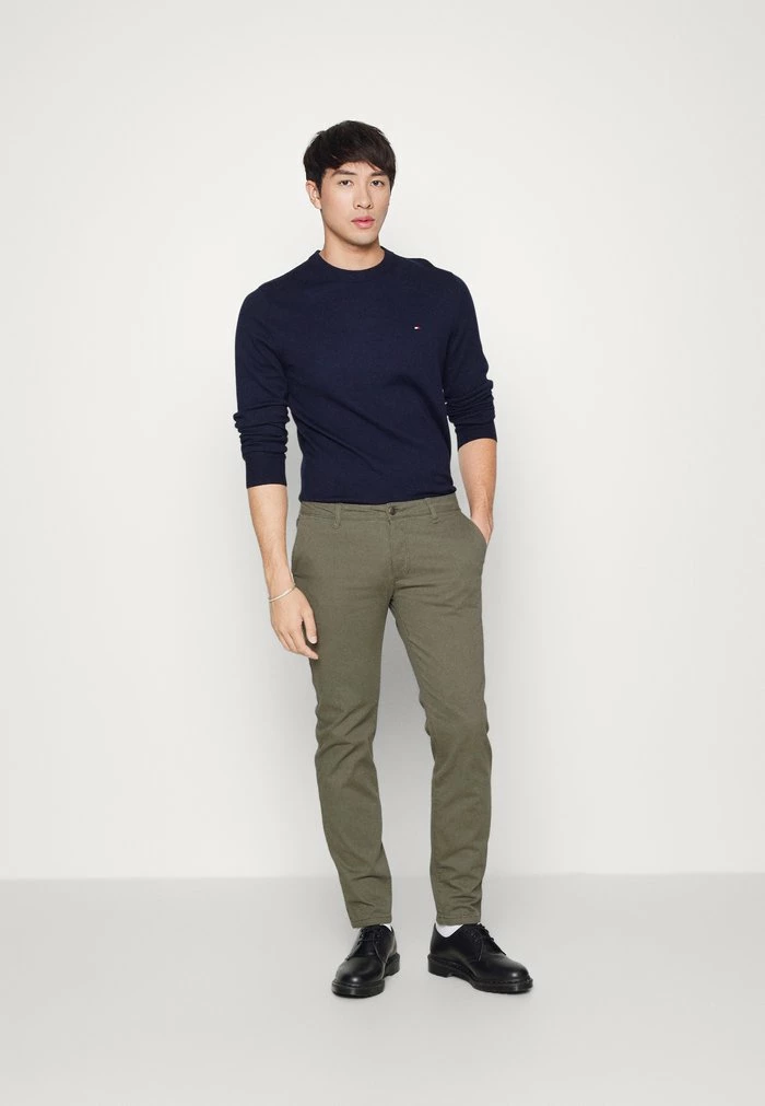 Pier One 2 PACK - Chinos - Black/olive 1 Pier One 2 PACK - Chinos - Black/olive
