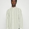 Pier One COTTON / LINEN STRIPES - Shirt - White/green