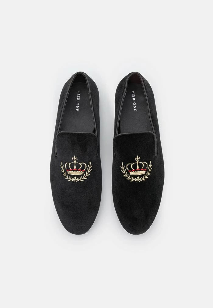 Pier One Slip-ons - Black 4 Pier One Slip-ons - Black - Image 4