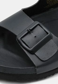 Pier One UNISEX - Slippers - Black -Pier One Shop 20247575700d4d62bb41d06bdedde51e