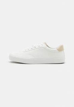 Pier One Trainers - White