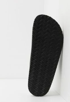 Pier One UNISEX - Slippers - Black -Pier One Shop 4a735c24e60449a29969a0148d036b07