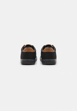 Pier One Trainers - Black -Pier One Shop 4fa472ec55f047d38f3795dd74a7cc93