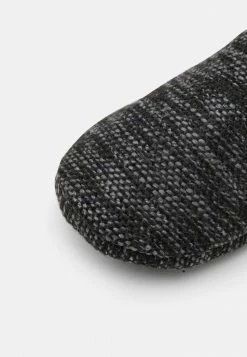 Pier One Slippers - Black -Pier One Shop 50c6e37e4898429699554a8740194458