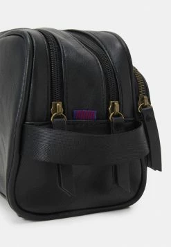 Pier One Wash Bag - Black -Pier One Shop 51640bb6db364d3f9d320e7ba6156a68