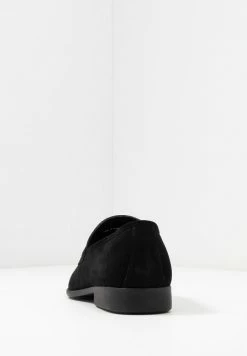 Pier One Smart Slip-ons - Black -Pier One Shop 54e48538c2e64383afaac7b5e96277a6