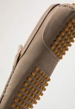 Pier One UNISEX - Moccasins - Taupe 11 Pier One UNISEX - Moccasins - Taupe -Pier One Shop 5f6a186519194242b8bc6875e1c293df