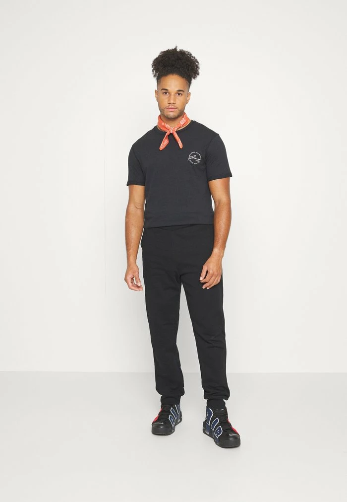 Pier One Print T-shirt - Black 5 Pier One Print T-shirt - Black - Image 5