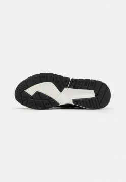 Pier One UNISEX - Trainers - Black -Pier One Shop 631ed858c07d492fab7852eeec4dc5a9