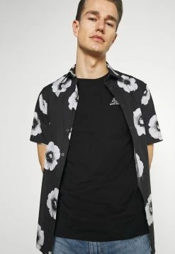 Pier One Print T-shirt - Black -Pier One Shop 637819768a5246b69f9195ee688e980c