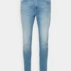Pier One SLIM - Jeans Tapered Fit - Light Blue Denim