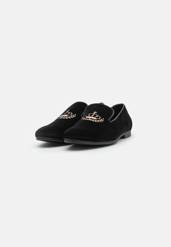 Pier One Slip-ons - Black 2 Pier One Slip-ons - Black - Image 2