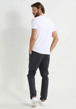 Pier One 2 PACK - Basic T-shirt - White -Pier One Shop 713a3334180c436b91794219a10b6498