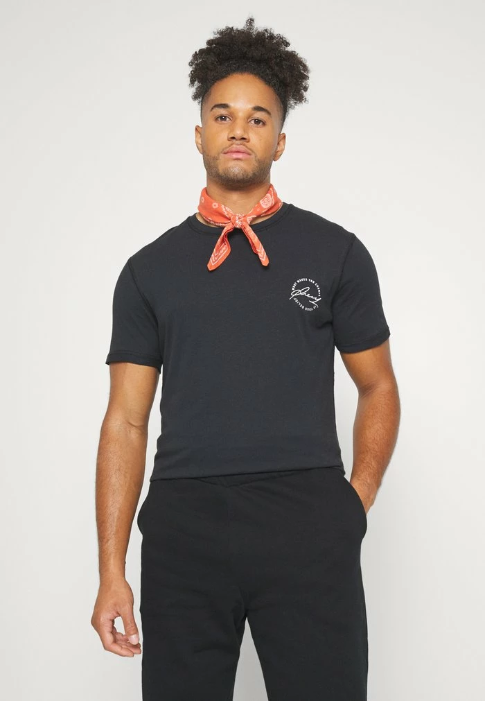 Pier One Print T-shirt - Black 6 Pier One Print T-shirt - Black - Image 6