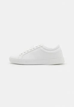 Pier One Trainers - White