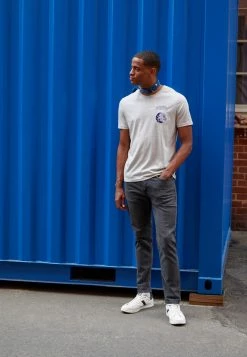 Pier One GRAPHIC T-SHIRT - Basic T-shirt - Mottled Grey