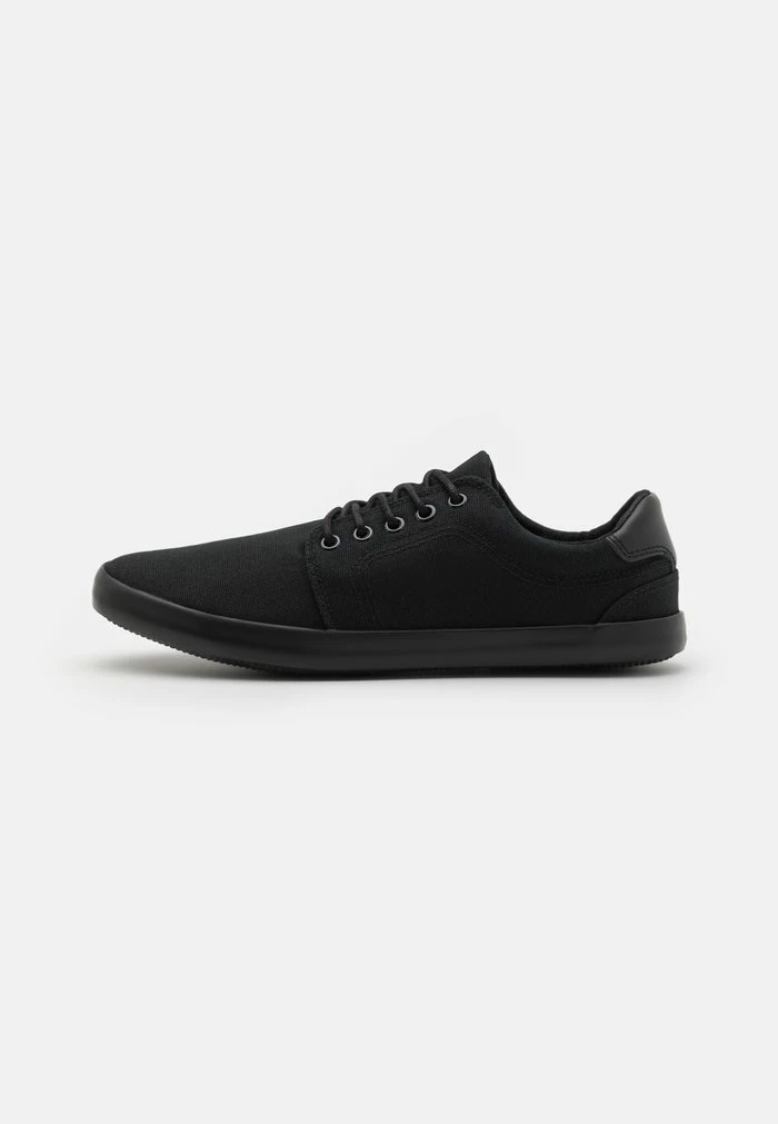 Pier One Trainers - Black 1 Pier One Trainers - Black