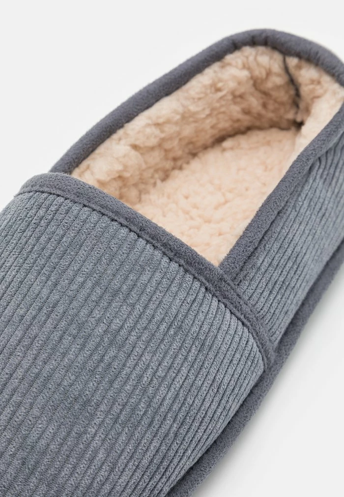 Pier One Slippers - Grey 6 Pier One Slippers - Grey - Image 6