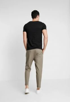 Pier One Basic T-shirt - Black -Pier One Shop 83b916fdf5444d9ba8380d809f888082