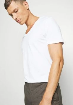 Pier One 2 PACK - Basic T-shirt - White -Pier One Shop 8a50f47374ab42e380a66ae8b1778f0e