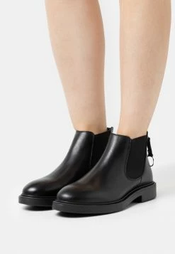 Pier One LEATHER - Ankle Boots - Black