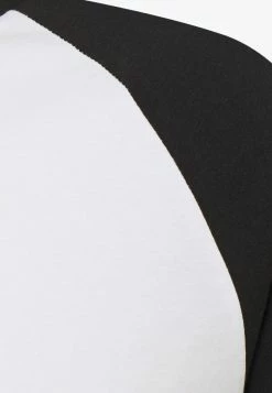 Pier One Basic T-shirt - Black -Pier One Shop 8c421f58c49e4fa1b33a4f64aee1beb8