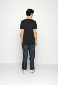 Pier One 5 PACK - Basic T-shirt - White/off-white/light Grey/beige/black -Pier One Shop a282541399aa4bc4a93696cfcb9f1d20