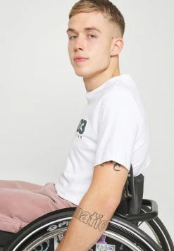 Pier One Print T-shirt - White -Pier One Shop b46050b6d0524e78959f84d60a5084d0