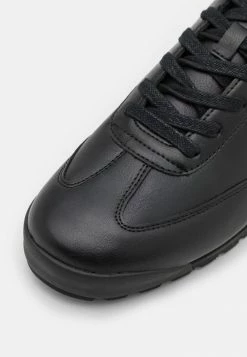 Pier One Trainers - Black -Pier One Shop b63ed2ff77554924a5224880cb426e12