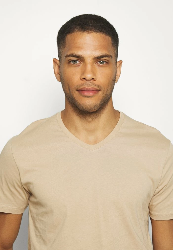 Pier One 3 PACK - Basic T-shirt - Khaki/tan/dark Blue 6 Pier One 3 PACK - Basic T-shirt - Khaki/tan/dark Blue - Image 6