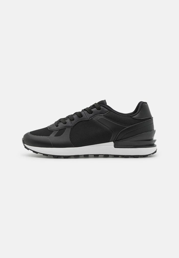 Pier One Trainers - Black 1 Pier One Trainers - Black