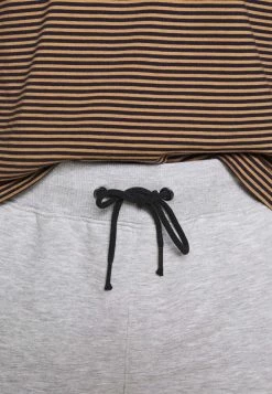 Pier One 2 PACK - Shorts - Light Grey /black -Pier One Shop c4d577d8c6314b53bc4b281d9e735af0