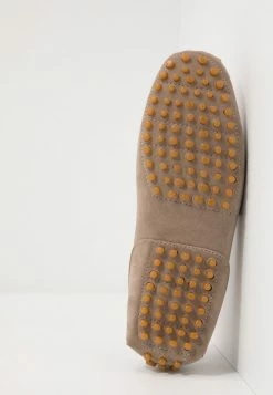 Pier One UNISEX - Moccasins - Taupe 10 Pier One UNISEX - Moccasins - Taupe -Pier One Shop c5f4c97fe8f2408ba40fa709d094740e