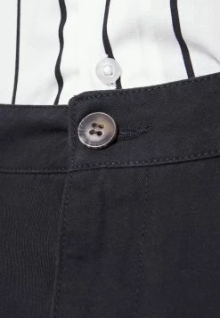 Pier One 2 PACK - Shorts - Black/olive -Pier One Shop c8820f9e55d04242888847594dabac20