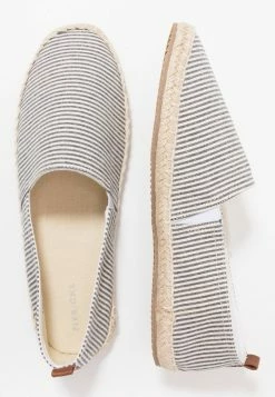 Pier One RENA ESPADRILLE UNISEX - Espadrilles - White/blue -Pier One Shop cf36b3a120304b8ca2a7c4aab8305f1b