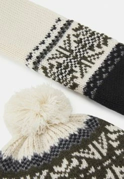 Pier One SET UNISEX - Scarf - Multi-coloured 7 Pier One SET UNISEX - Scarf - Multi-coloured -Pier One Shop d4fb47d5f6214a40a297d804639ff50c