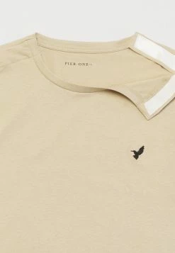 Pier One Basic T-shirt - Beige -Pier One Shop d87dc529201e4b3d9758c8fdbae4633b