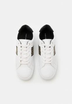Pier One UNISEX - Trainers - White/black/gold-coloured -Pier One Shop ddac228a3f7547b59f1e685438b5976f